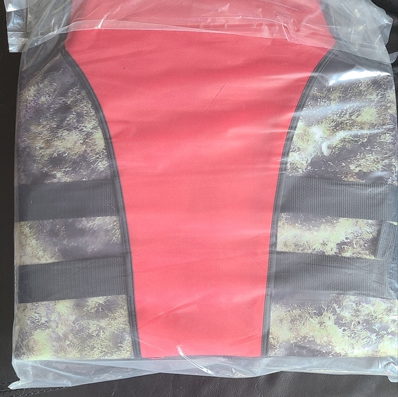 Life jacket - Picture 2 of 2